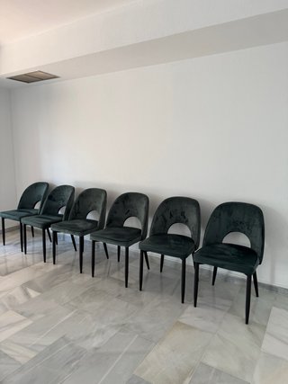 Mesa madera rústica y 6 sillas terciopelo