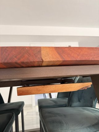 Mesa madera rústica y 6 sillas terciopelo