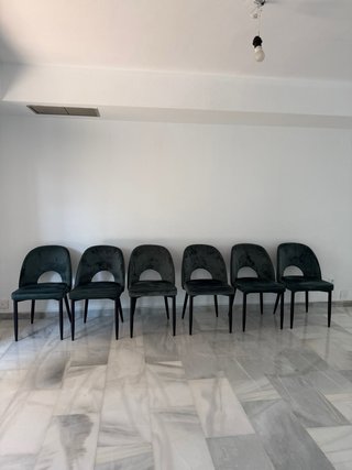 Mesa madera rústica y 6 sillas terciopelo