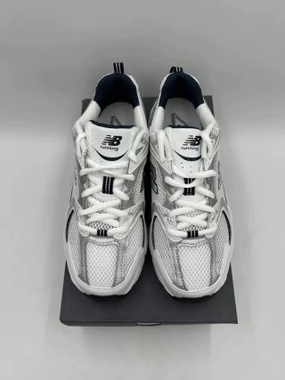New Balance 530 Plata/Blanco Talla 40.5