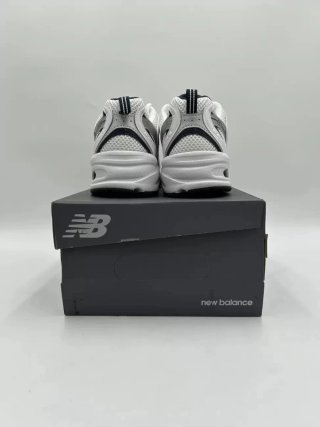 New Balance 530 Plata/Blanco Talla 40.5