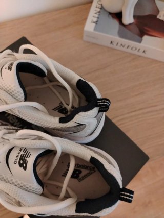 New Balance 530 Talla 42 Plata/Blanco