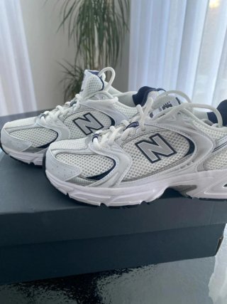 New Balance 530 Gris/Blanco Talla 44