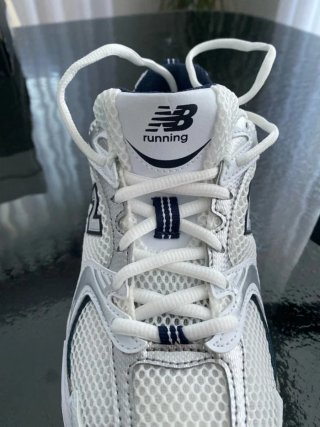 New Balance 530 Gris/Blanco Talla 44
