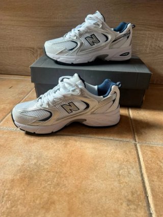 New Balance 530 Talla 39.5 Plata/Blanco