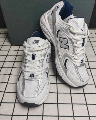 New Balance 530 Plata/Blanco Talla 42.5