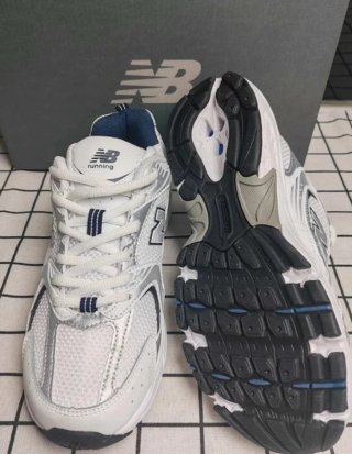 New Balance 530 Plata/Blanco Talla 42.5