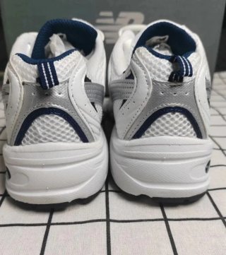 New Balance 530 Plata/Blanco Talla 42.5