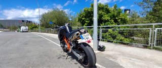 KTM 990 Super Duke Negra/Naranja