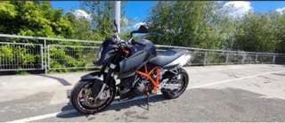 KTM 990 Super Duke Negra/Naranja