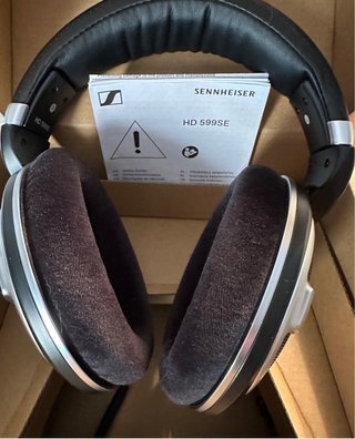 Sennheiser HD599SE Negro/Plata INCLUYE CABLE 4,4mm