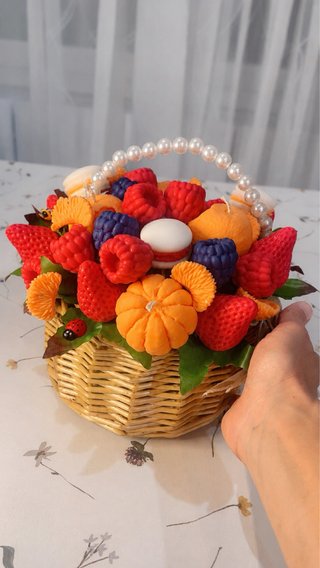 Centro decorativo artesanal frutas y flores