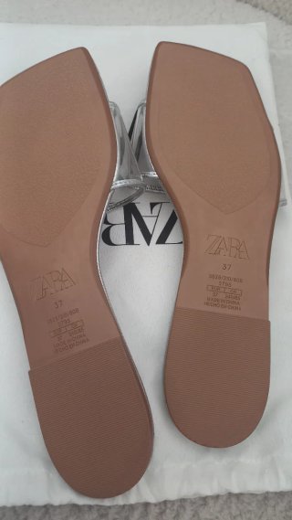Sandalias planas Zara plateadas talla 37