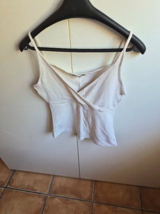 2 Camisetas tirantes beige y manga corta