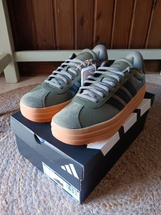 Zapatillas Adidas Verde y Marrón