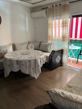 Alquiler habitación por  estudiantes chica sería