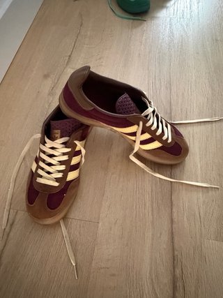Zapatillas Adidas Gazelle Rojas Talla 42