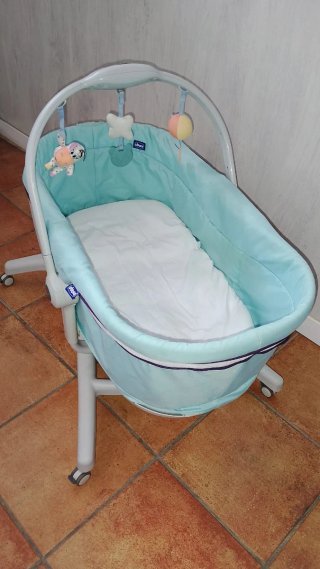 Chicco Baby Hug Pro 5 en 1 cuna y moises. Verde