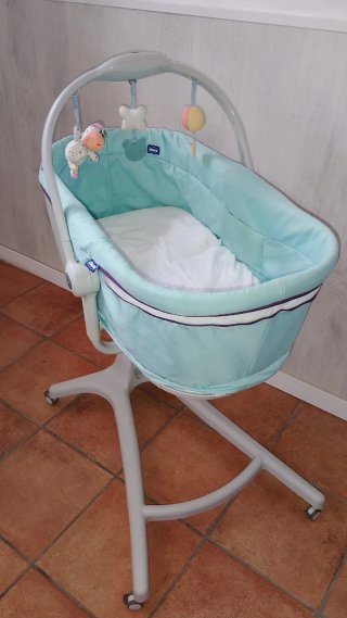 Chicco Baby Hug Pro 5 en 1 cuna y moises. Verde