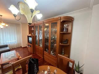 Salón completo, mueble+2mesas+2  lámparas+4sillas.
