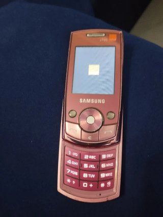 Móvil Samsung J700 rosa Vintage
