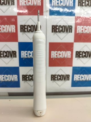 Cepillo de dientes eléctrico Oral-B Pro 1 750.