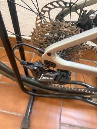 Giant Revolt Advanced Gravel 2 años talla XS