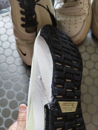 2 Pares Zapatillas Nike Blancas y Negras