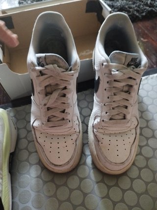 2 Pares Zapatillas Nike Blancas y Negras