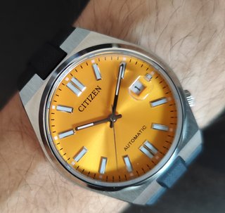 Reloj Citizen Tsuyosa Naranja 40mm. Dotación compl