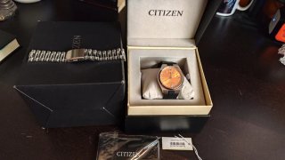 Reloj Citizen Tsuyosa Naranja 40mm. Dotación compl
