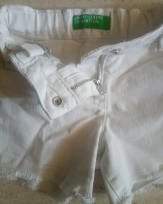 Shorts niña blancos Benetton y regalo otro