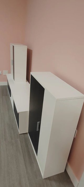 Mueble TV salón blanco liso y gris antracita