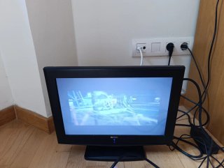 TV VCD TECH 15 Negra y Plateada