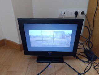 TV VCD TECH 15 Negra y Plateada