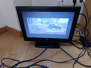 TV VCD TECH 15 Negra y Plateada