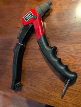 Remachadora Manual BT-958