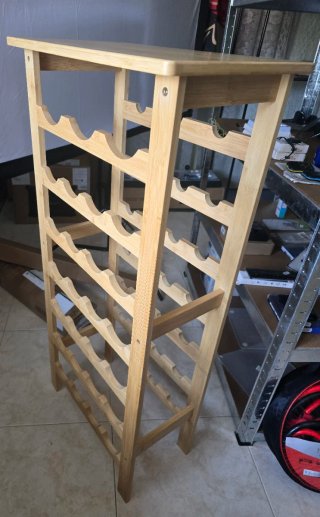 Scaffale in legno per 27 bottiglie di vino