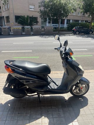 Yamaha Cygnus X 125 Scooter Gris