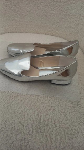 Zapatos planos Zara plateados