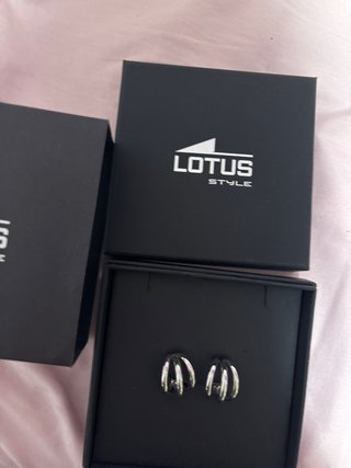 Pendientes Lotus