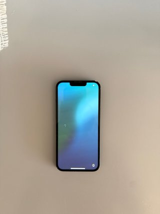 iPhone 13 Pantalla trasera rota