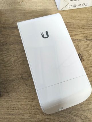Punto acceso Ubiquiti NanoStation loco M2 2,4GHz