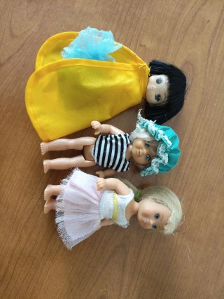 Lote de muñecas. En condiciones aceptables