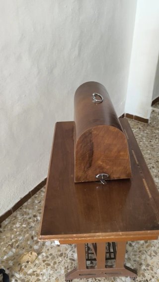 Máquina de coser Alfa antigua