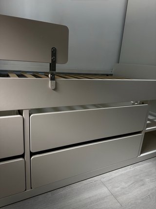Cama IKEA SLÄKT con almacenaje + barandilla