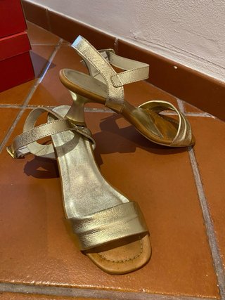 Sandalias doradas Made in Spain