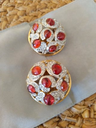 Pendientes vintage dorados con brillantes y piedra