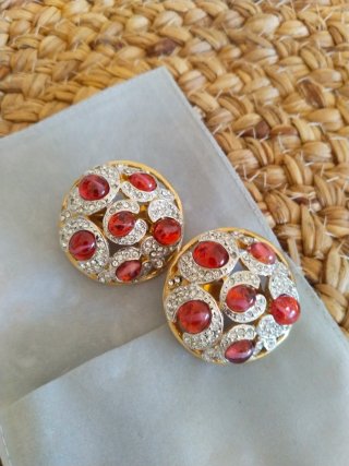 Pendientes vintage dorados con brillantes y piedra