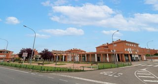 GARAJE VILLARES DE LA REINA